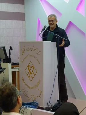 مراسم جشن سی و هشتمین سالگرد جشن انقلاب در مرکز قلب شهید مدنی تبریز برگزار شد
