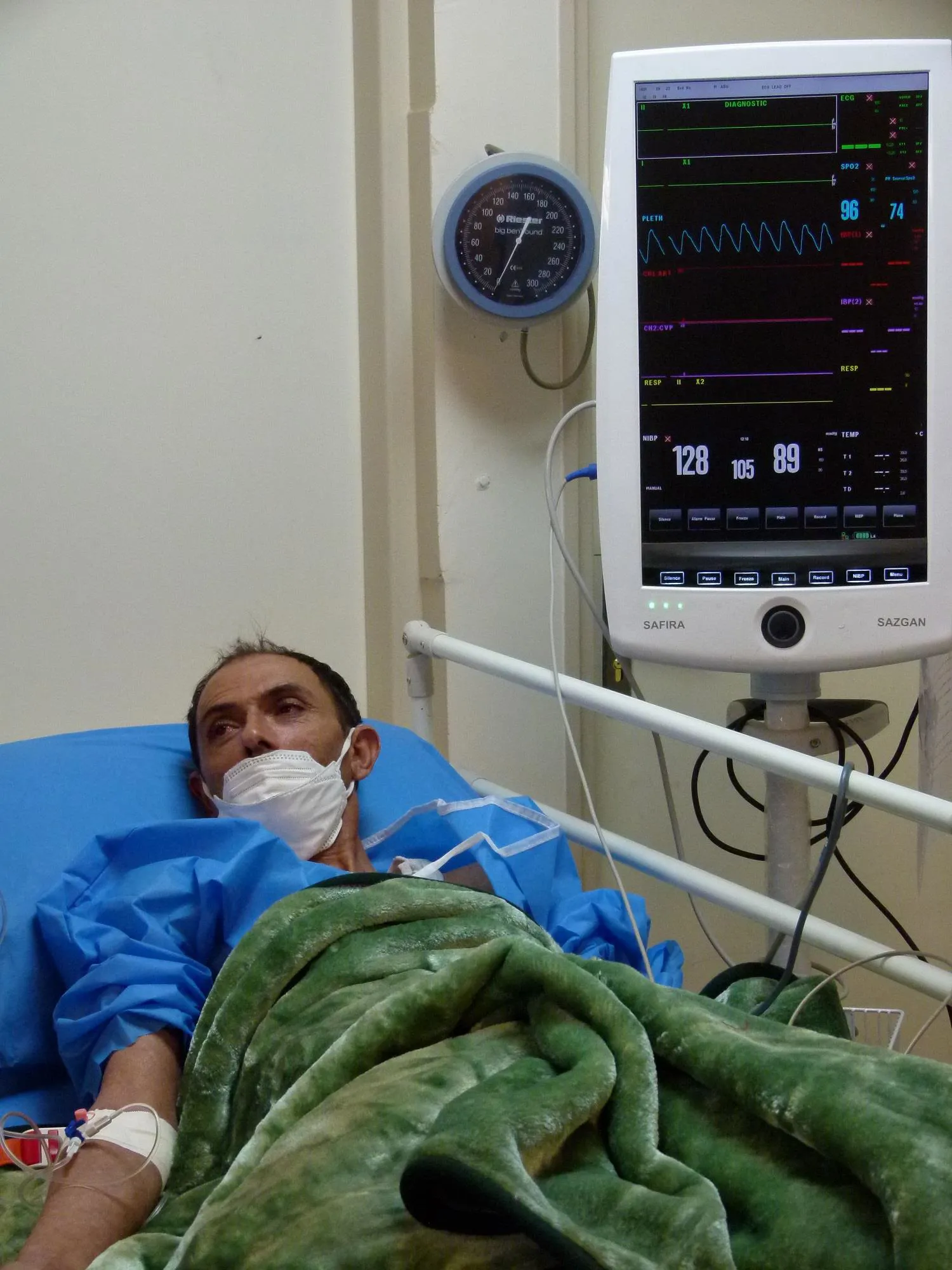 آغاز فعالیت درمانگاه سلول های بنیادی مرکز آموزشی درمانی شهید مدنی تبریزبا اولین تزریق به بیمار پیوند مغز استخوان